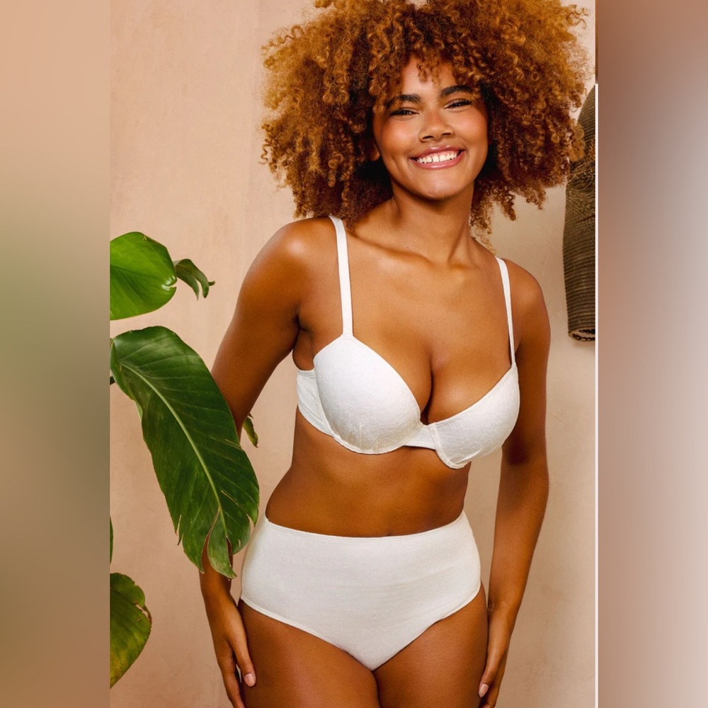 Peek&Beau Zoe white floral texture high waisted bikini bottom size 6
